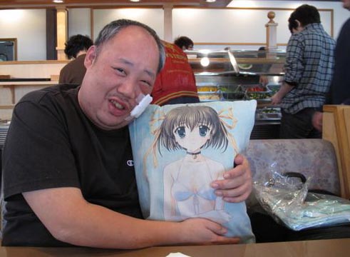 Nisan e sua namorada Nemutan