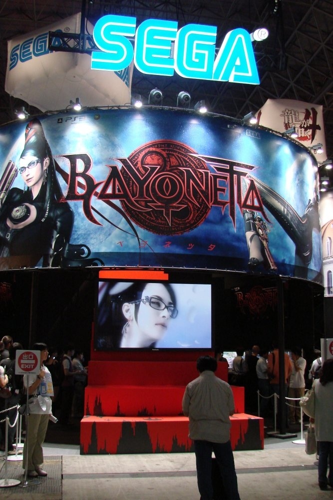Estande da SEGA e o destaque só podia ser Bayonetta!